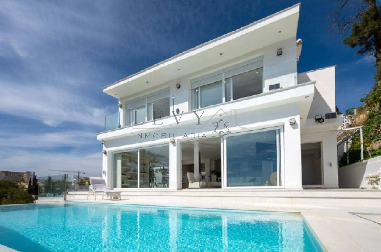 Chalet de 3 habitaciones en Fuengirola en venta con piscina - 1.195.000 € (Ref: 9583323)