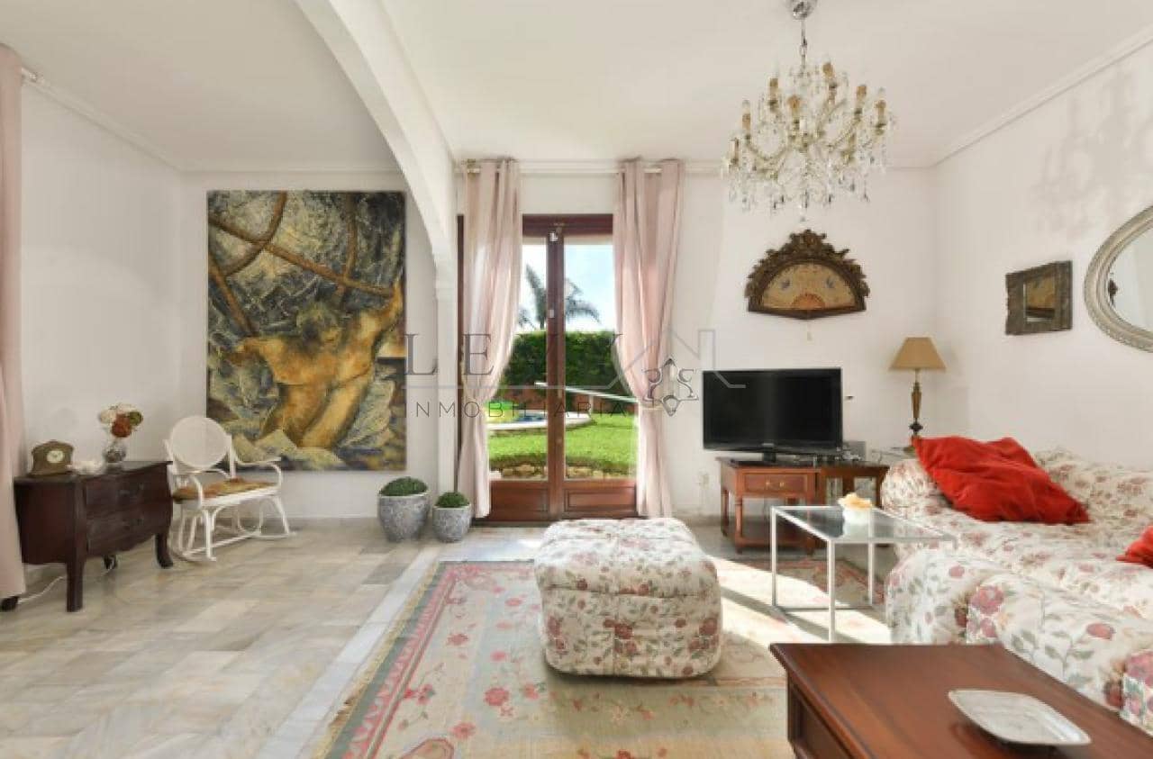 6 makuuhuone Huvila myytävänä paikassa Marbella mukana uima-altaan - 1 595 000 € (Ref: 9583324)