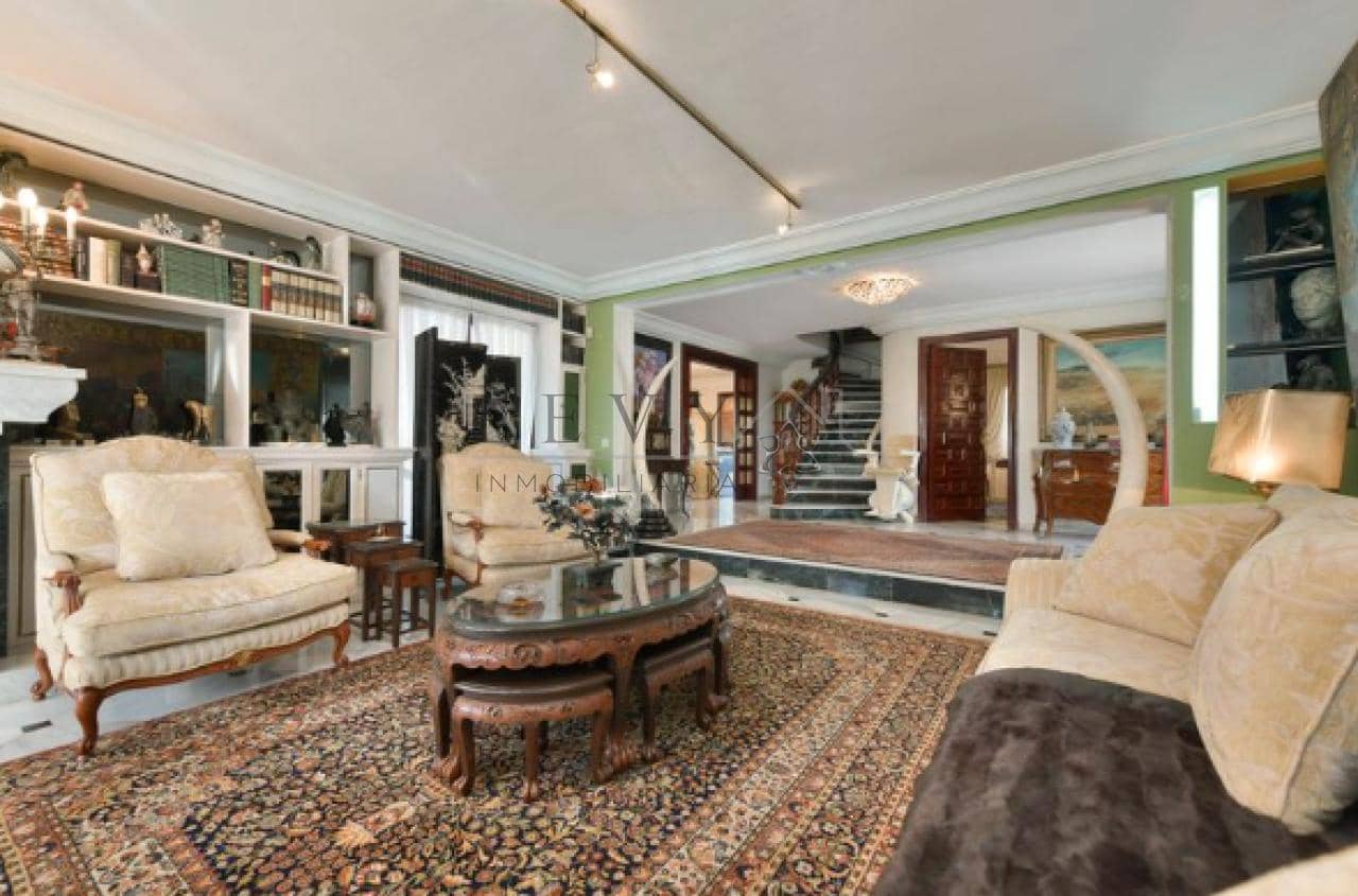 6 makuuhuone Huvila myytävänä paikassa Marbella mukana uima-altaan - 1 595 000 € (Ref: 9583324)