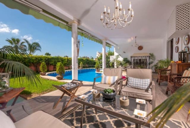 6 makuuhuone Huvila myytävänä paikassa Marbella mukana uima-altaan - 1 595 000 € (Ref: 9583324)