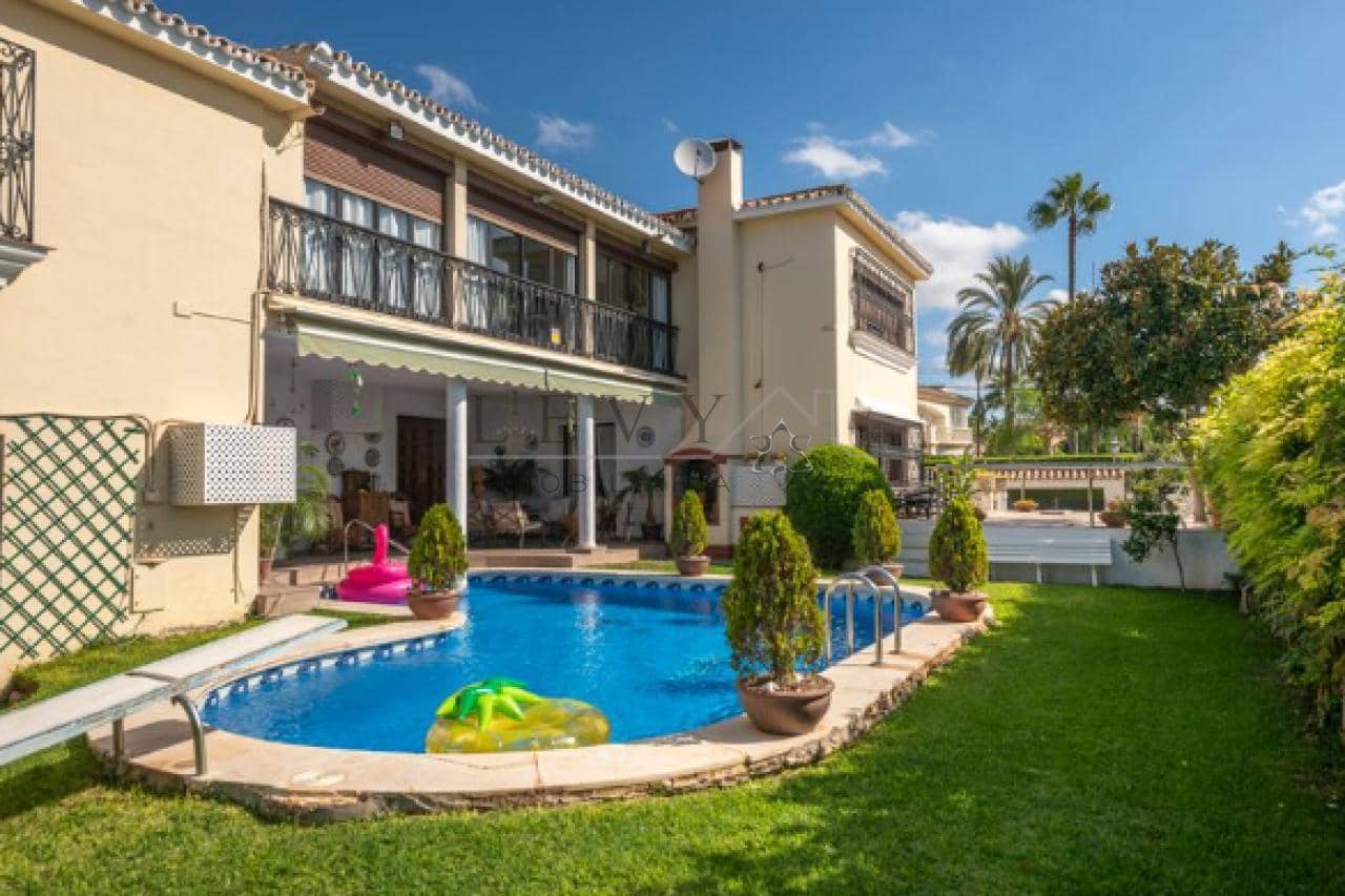 6 makuuhuone Huvila myytävänä paikassa Marbella mukana uima-altaan - 1 595 000 € (Ref: 9583324)