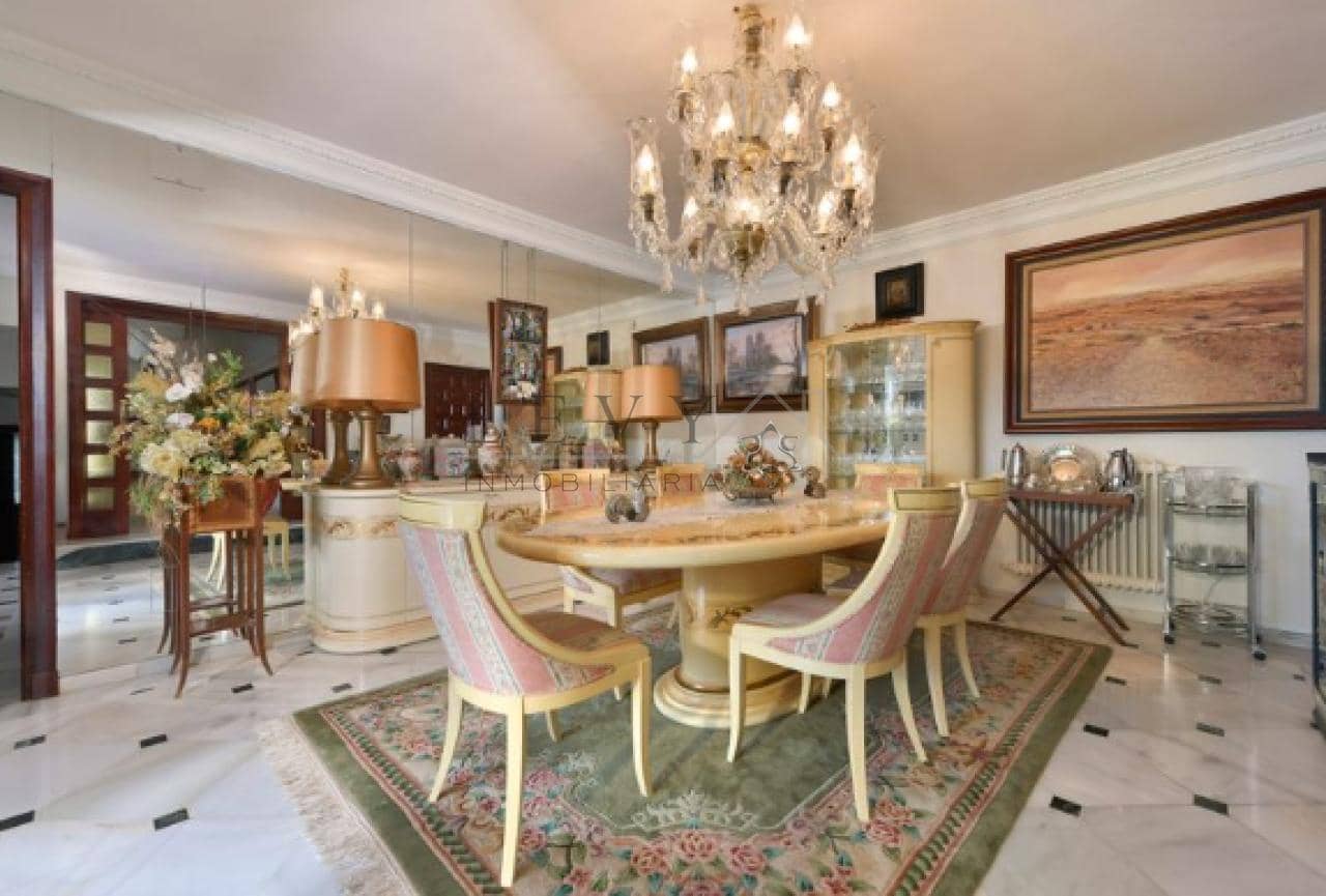 6 makuuhuone Huvila myytävänä paikassa Marbella mukana uima-altaan - 1 595 000 € (Ref: 9583324)