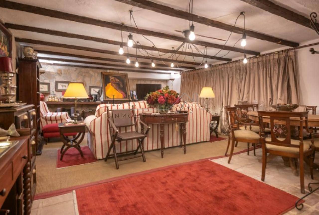 6 makuuhuone Huvila myytävänä paikassa Marbella mukana uima-altaan - 1 595 000 € (Ref: 9583324)