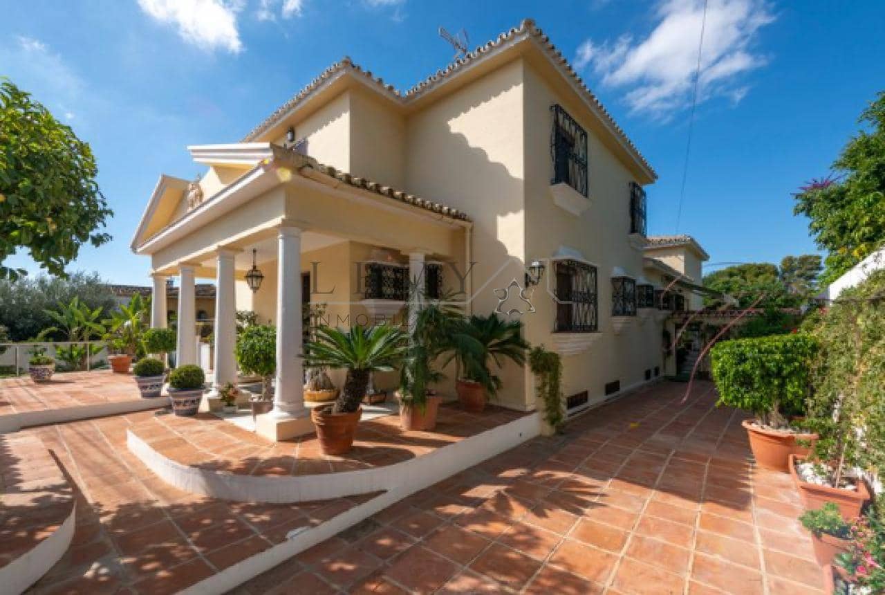 6 makuuhuone Huvila myytävänä paikassa Marbella mukana uima-altaan - 1 595 000 € (Ref: 9583324)