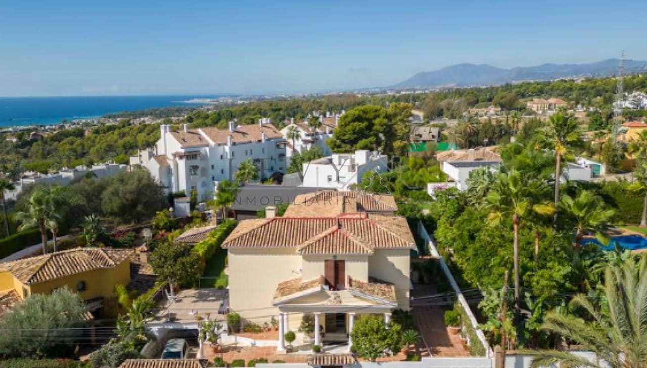 6 makuuhuone Huvila myytävänä paikassa Marbella mukana uima-altaan - 1 595 000 € (Ref: 9583324)