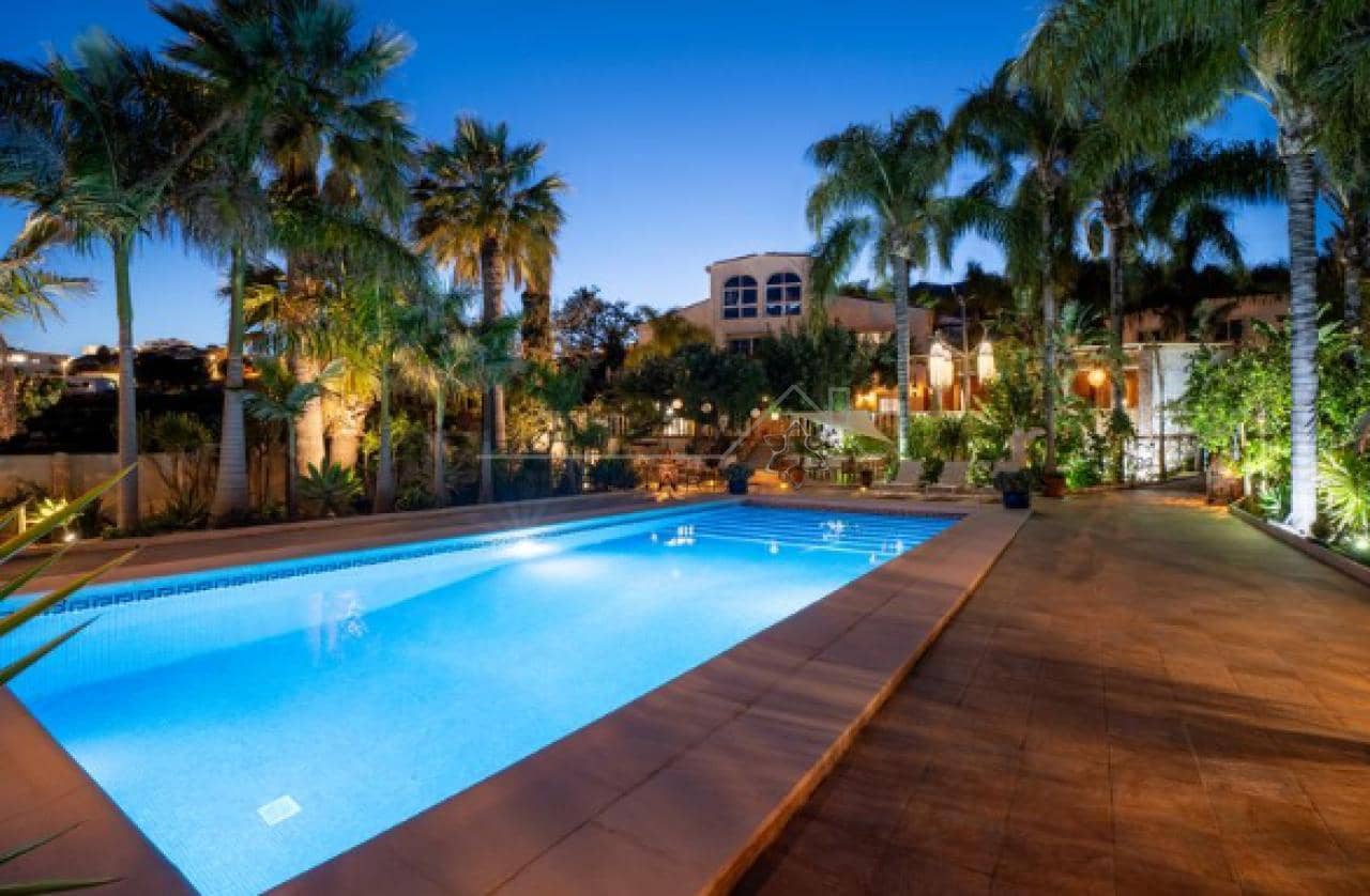 6 soverom Villa til salgs i Benalmadena med svømmebasseng garasje - € 2 625 000 (Ref: 9583325)