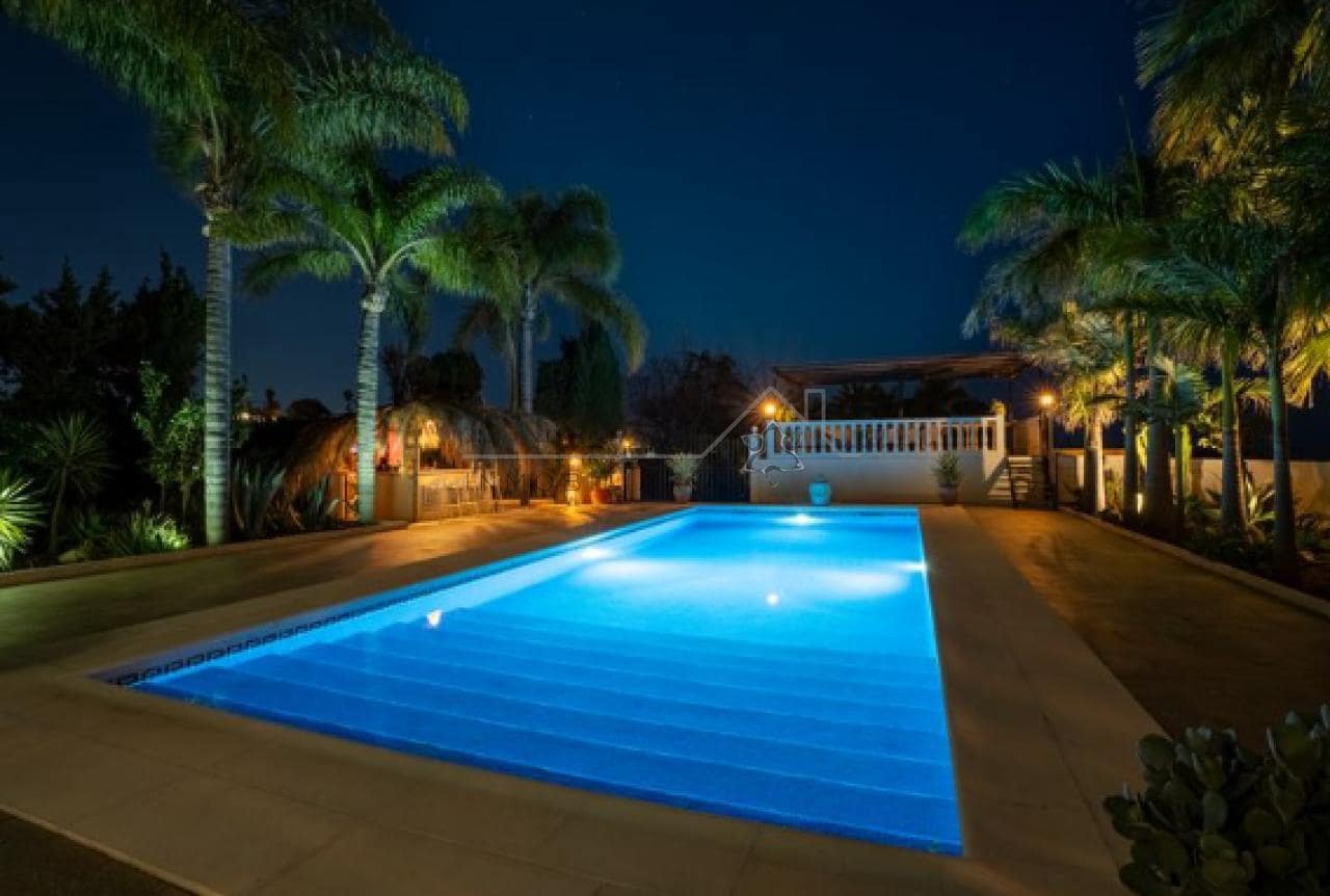 6 soverom Villa til salgs i Benalmadena med svømmebasseng garasje - € 2 625 000 (Ref: 9583325)