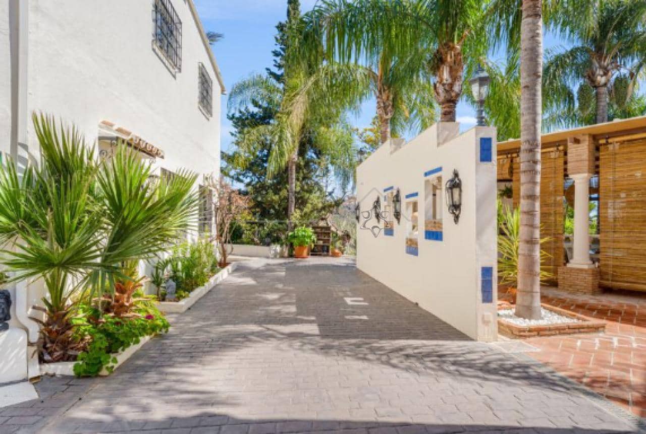 6 soverom Villa til salgs i Benalmadena med svømmebasseng garasje - € 2 625 000 (Ref: 9583325)