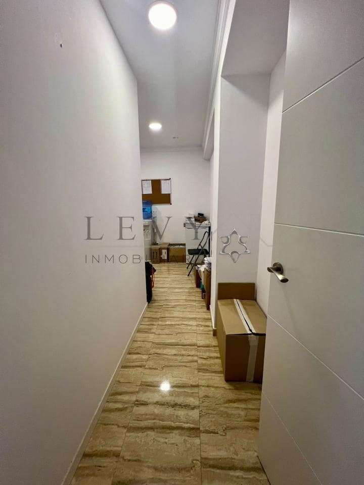 Commercieel te koop in Nueva Andalucia - € 350.000 (Ref: 9583329)