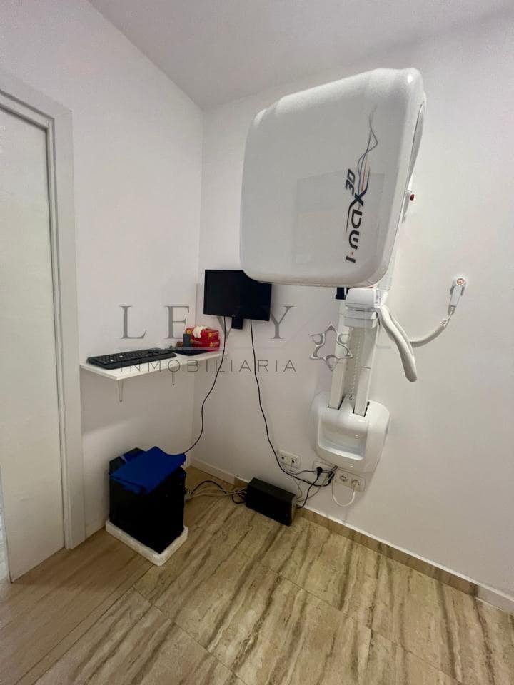 Commercieel te koop in Nueva Andalucia - € 350.000 (Ref: 9583329)