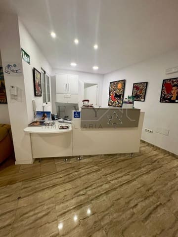 Commercieel te koop in Nueva Andalucia, Marbella - € 350.000 (Ref: 9583329)