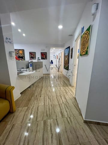 Commercieel te koop in Nueva Andalucia, Marbella - € 350.000 (Ref: 9583329)