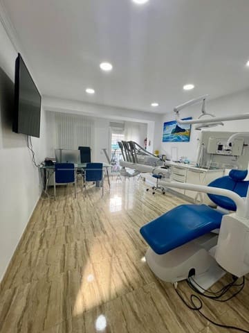 Commercieel te koop in Nueva Andalucia, Marbella - € 350.000 (Ref: 9583329)