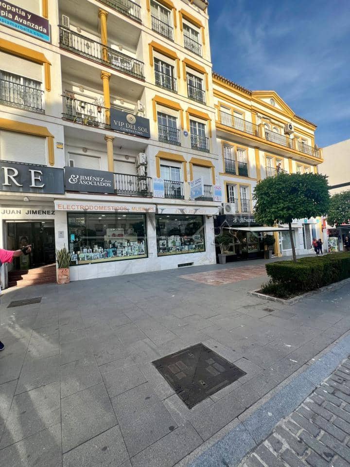 Commercieel te koop in Nueva Andalucia - € 350.000 (Ref: 9583329)