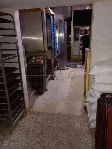 Commerciale da affittare in Huelin, Malaga città - 3.400 € (Rif: 9583336)