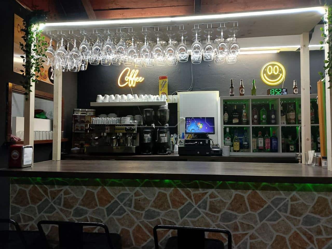 Commercial for sale in Malaga city - € 54,000 (Ref: 9583337)