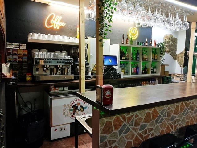 Commercial for sale in Pol Alameda, Málaga city - € 54,000 (Ref: 9583337)