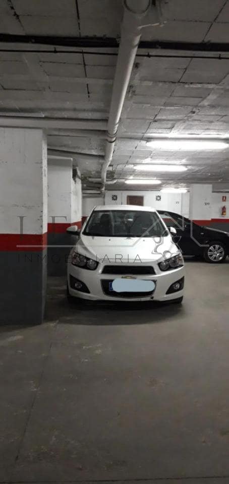 Autotalli myytävänä paikassa Malaga kaupunki - 18 000 € (Ref: 9583343)