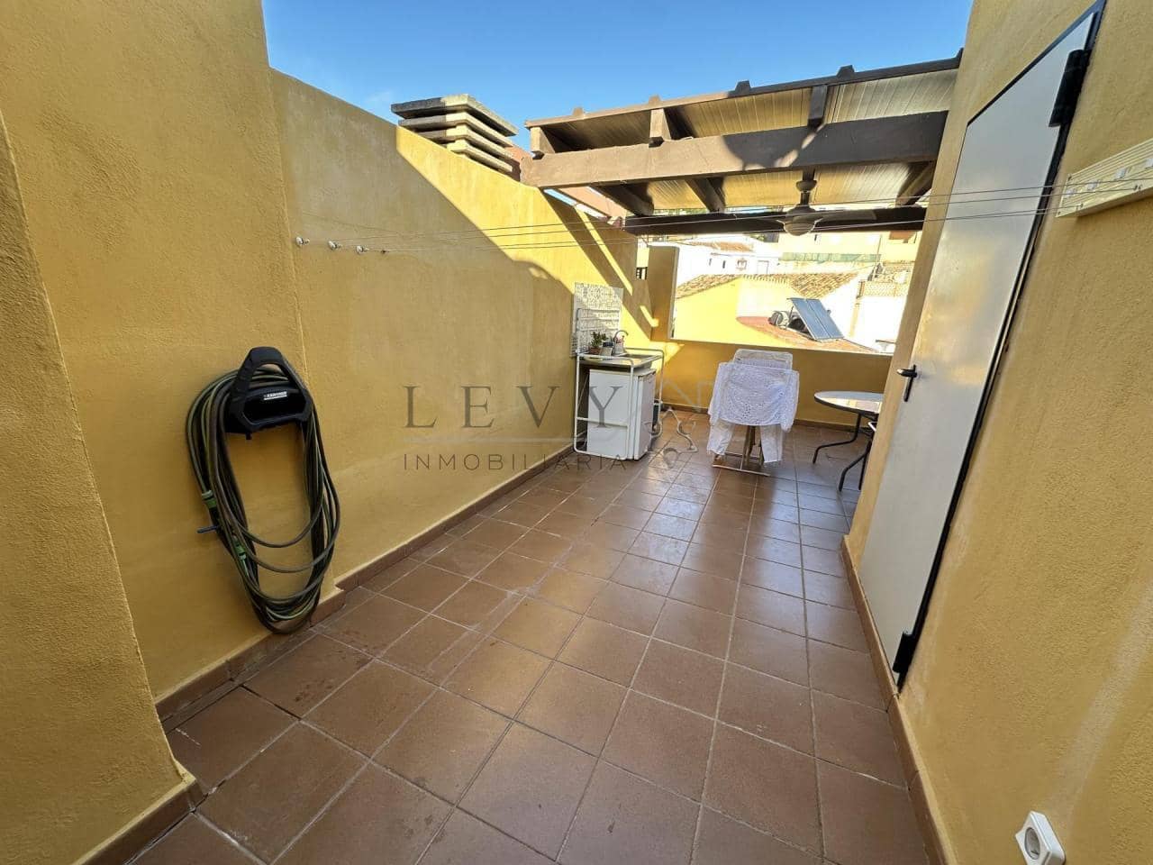 4 sypialnia Dom blizniak na sprzedaż w Miasto Malaga z basenem - 455 000 € (Ref: 9599260)