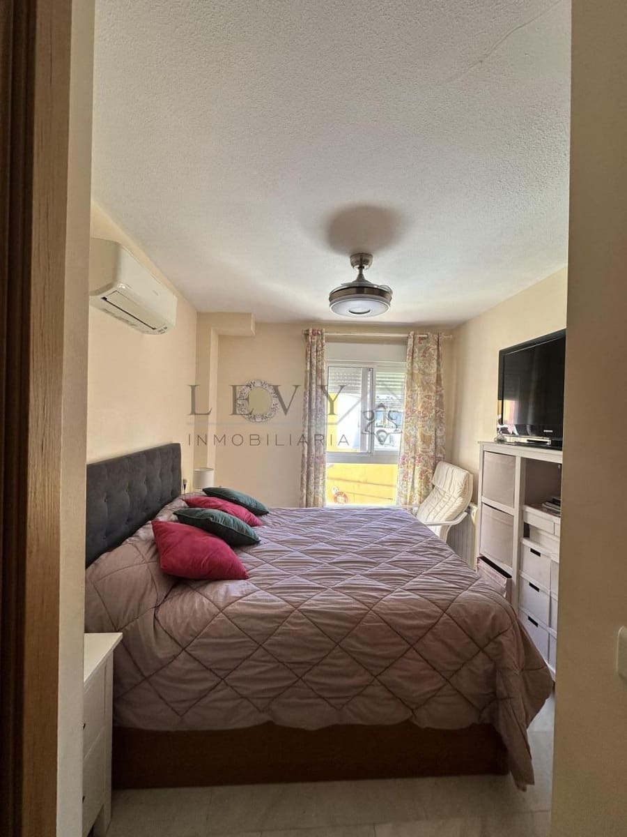 4 sypialnia Dom blizniak na sprzedaż w Miasto Malaga z basenem - 455 000 € (Ref: 9599260)