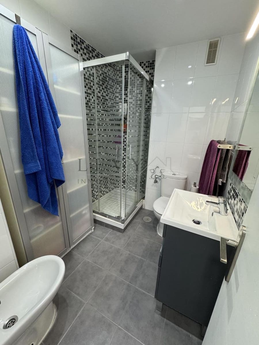 Piso de 3 habitaciones en Málaga ciudad en venta - 330.000 € (Ref: 9633996)