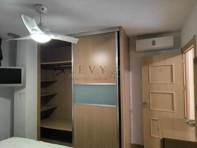 2 sovrum Takvåning att hyra i Málaga stad - 1 400 € (Ref: 9679562)