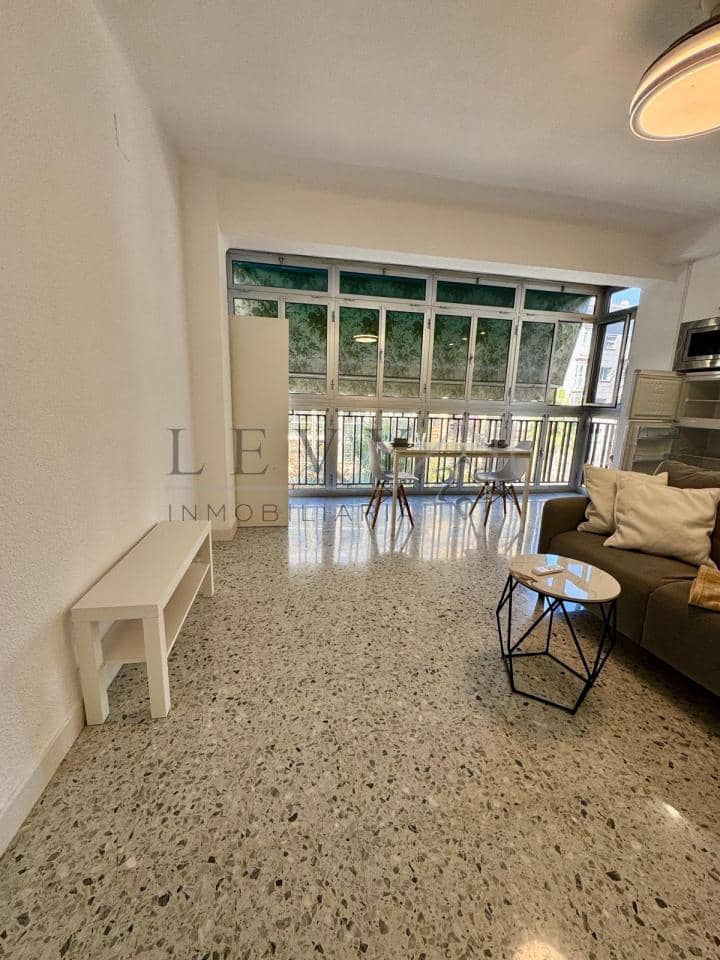 1 Zimmer Wohnung zu vermieten in Malaga Stadt - 900 € (Ref: 9690099)