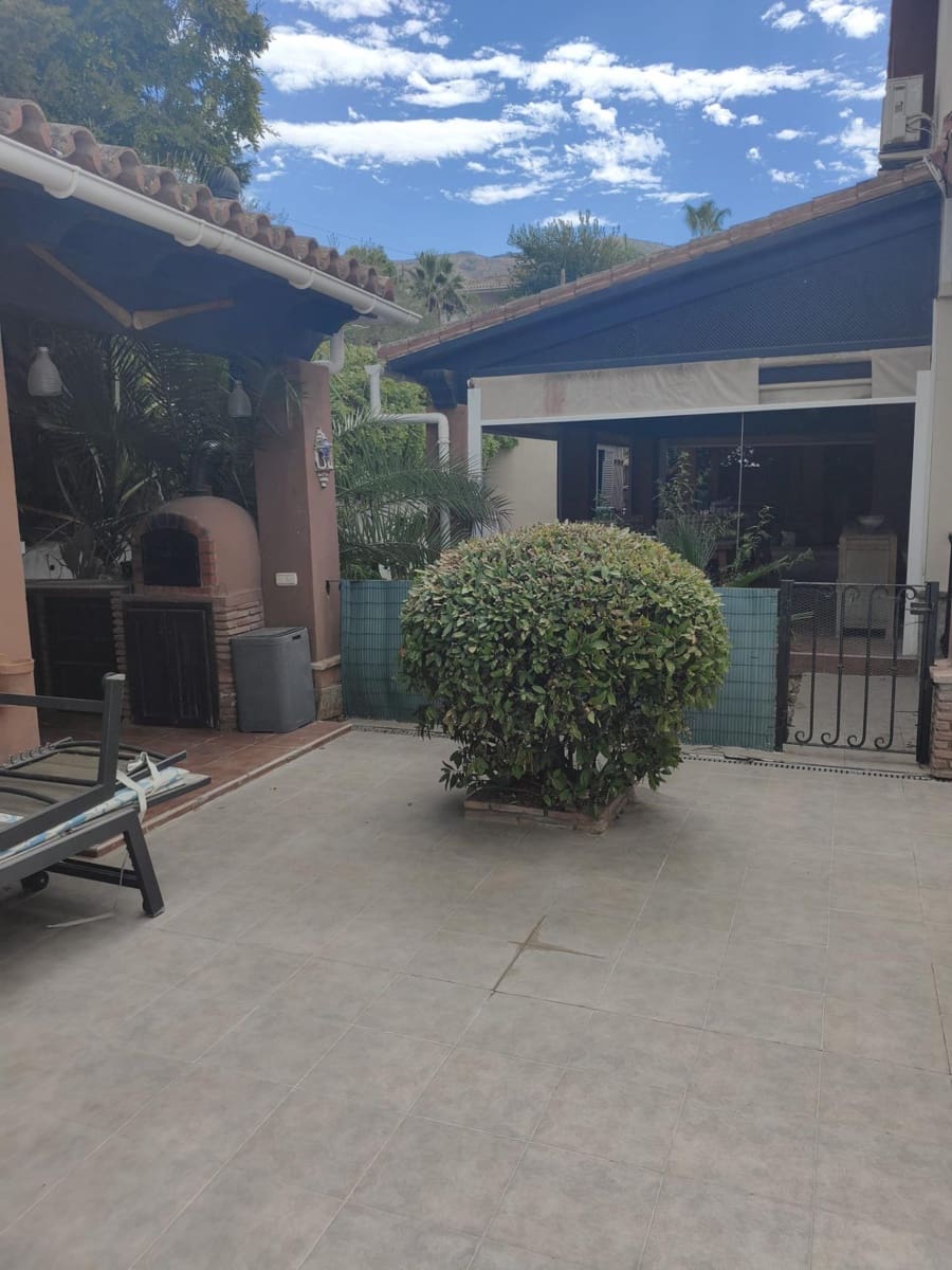 Chalet de 4 habitaciones en Alhaurín el Grande en venta con piscina garaje - 695.000 € (Ref: 10064725)