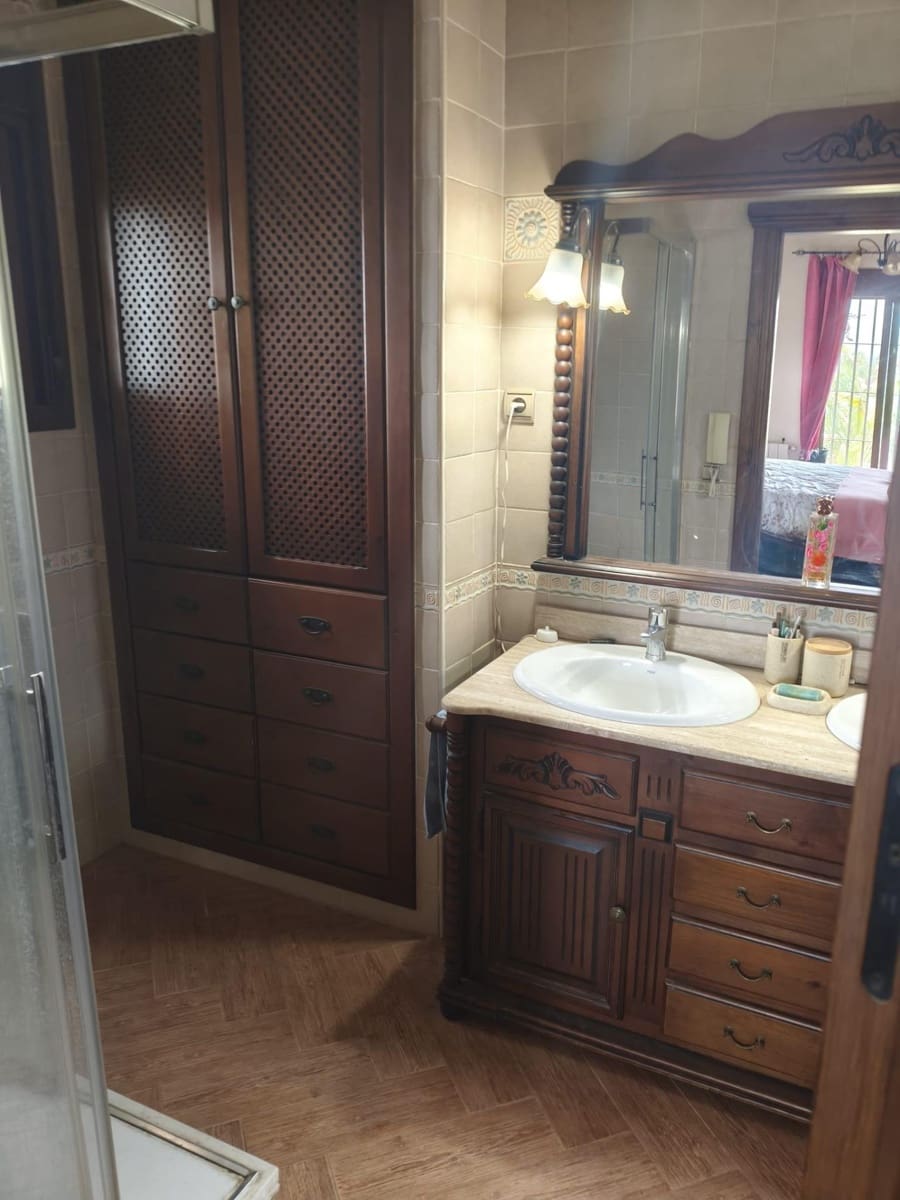 Chalet de 4 habitaciones en Alhaurín el Grande en venta con piscina garaje - 695.000 € (Ref: 10064725)