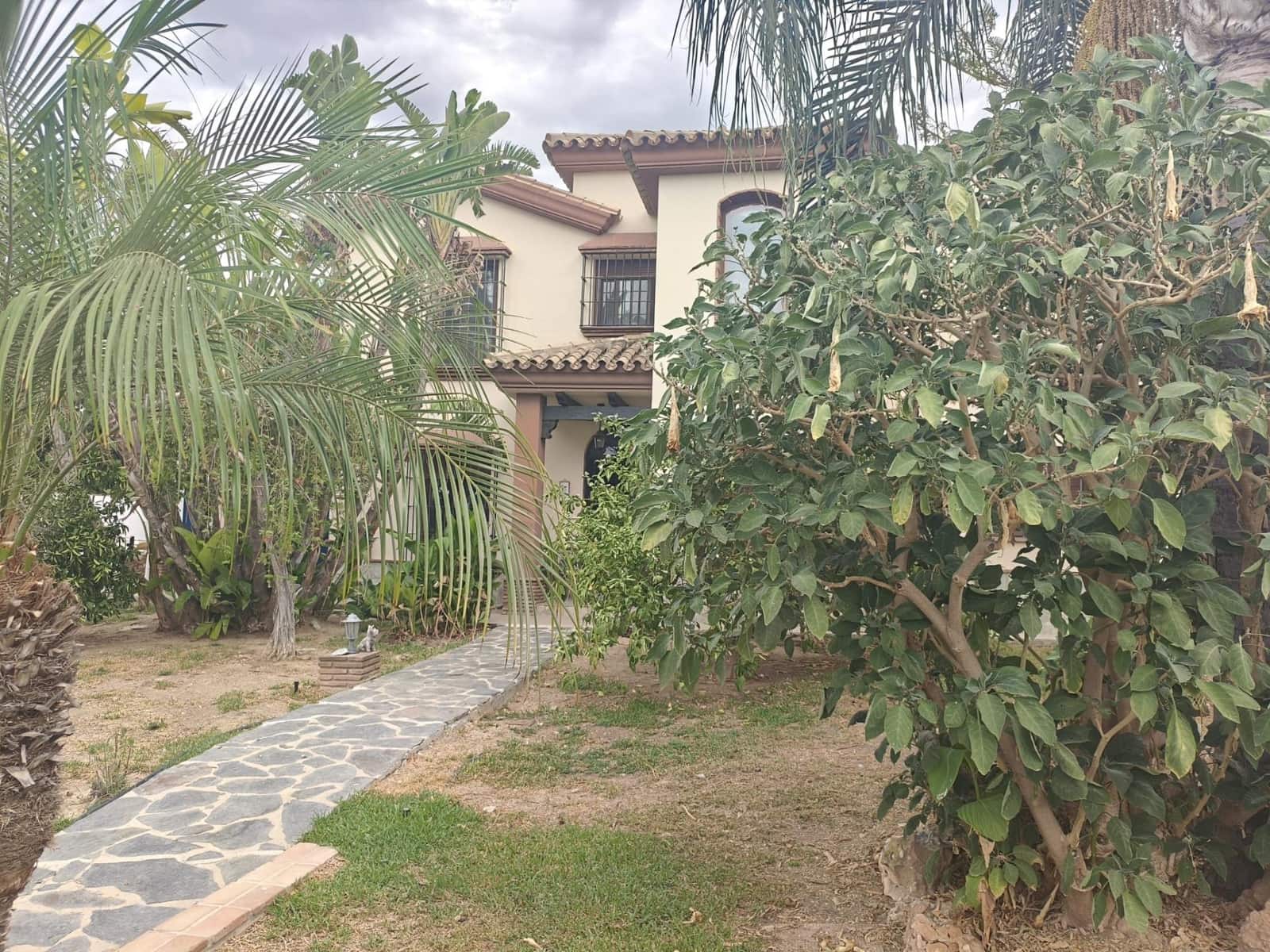 Chalet de 4 habitaciones en Alhaurín el Grande en venta con piscina garaje - 695.000 € (Ref: 10064725)