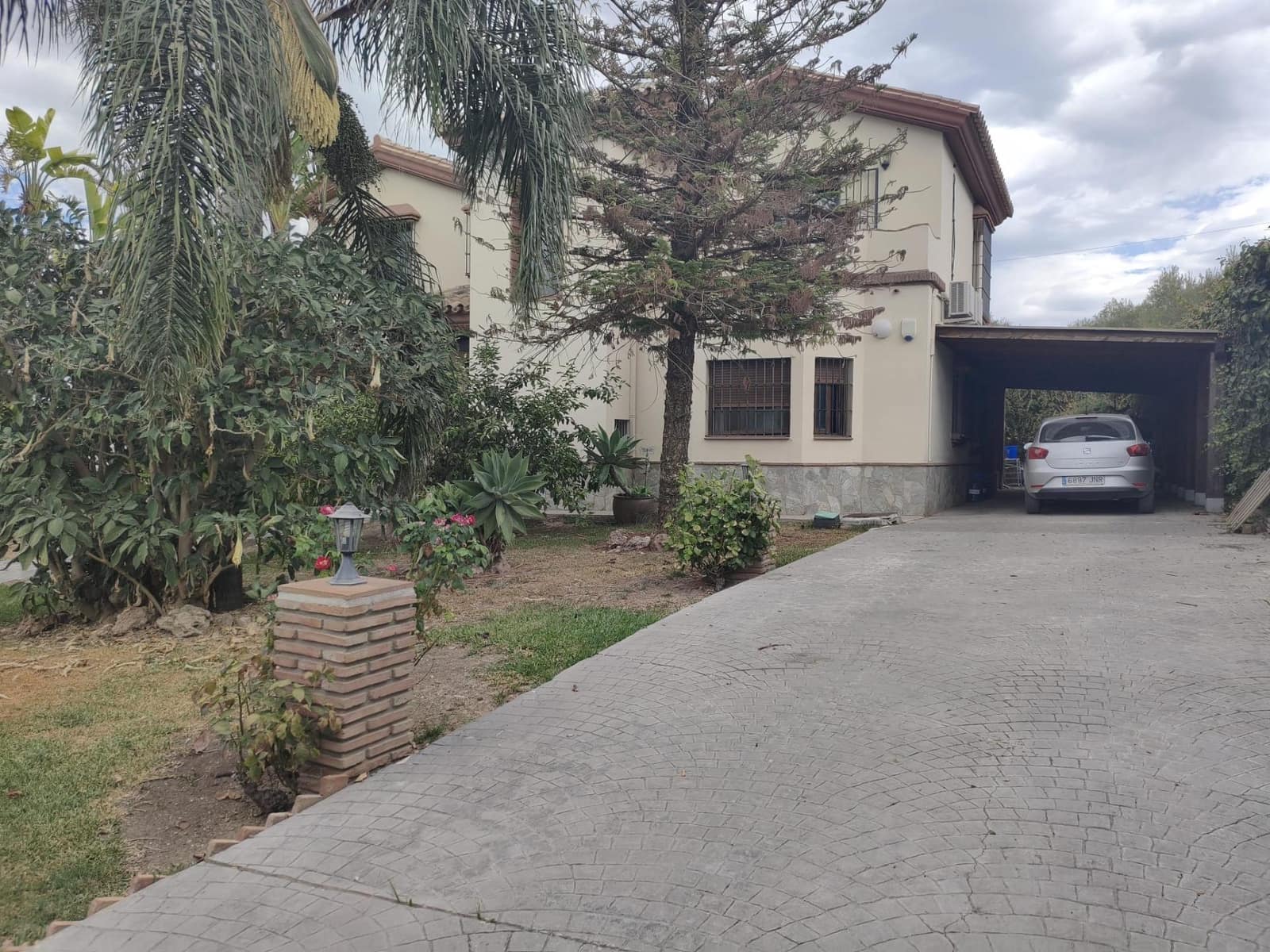 Chalet de 4 habitaciones en Alhaurín el Grande en venta con piscina garaje - 695.000 € (Ref: 10064725)