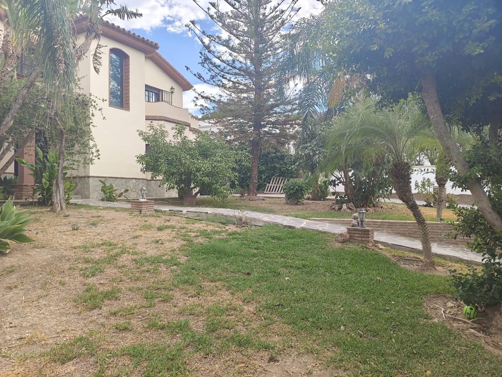 Chalet de 4 habitaciones en Alhaurín el Grande en venta con piscina garaje - 695.000 € (Ref: 10064725)