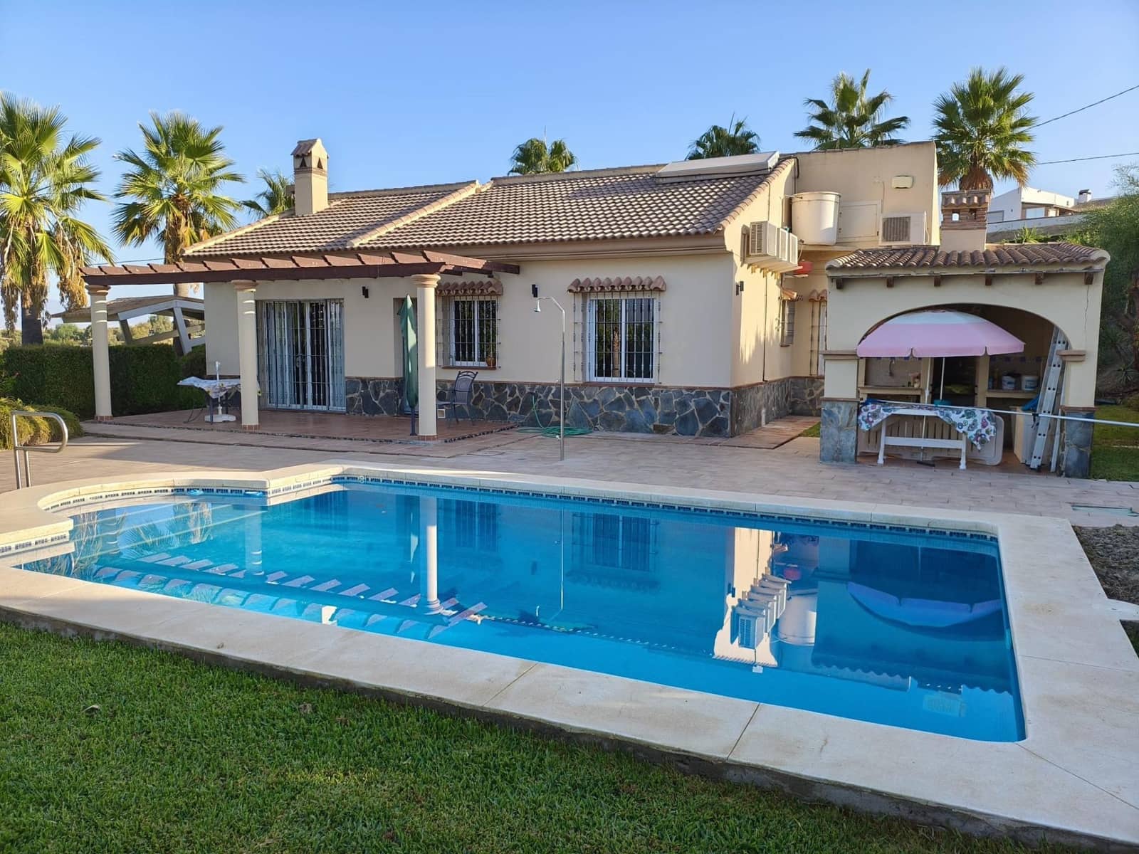 3 makuuhuone Maalaistalo myytävänä paikassa Alhaurin el Grande mukana uima-altaan 
autotalli - 459 000 € (Ref: 10076472)