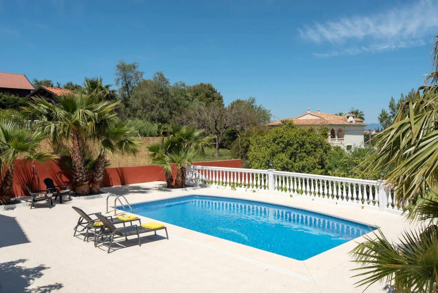 4 soveværelse Villa til salg i Pinos de Alhaurin med swimmingpool garage - € 895.000 (Ref: 10078424)