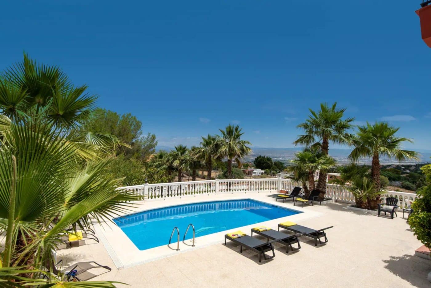 4 soveværelse Villa til salg i Pinos de Alhaurin med swimmingpool garage - € 895.000 (Ref: 10078424)