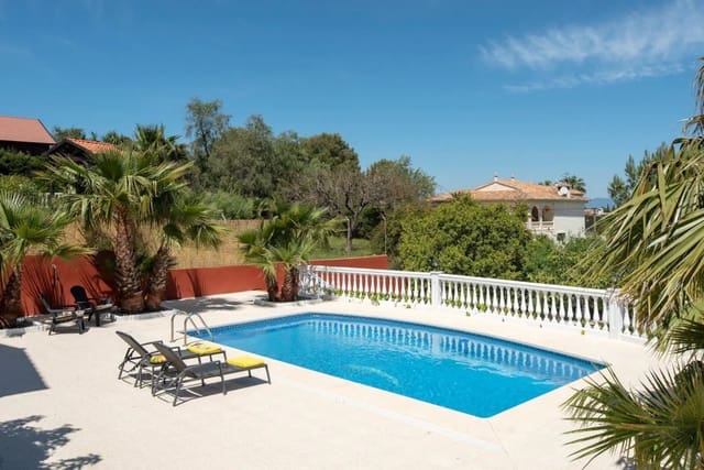 4 soveværelse Villa til salg i Pinos de Alhaurin, Alhaurín de la Torre med swimmingpool garage - € 895.000 (Ref: 10078424)