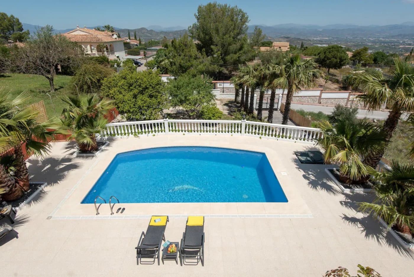 4 soveværelse Villa til salg i Pinos de Alhaurin med swimmingpool garage - € 895.000 (Ref: 10078424)