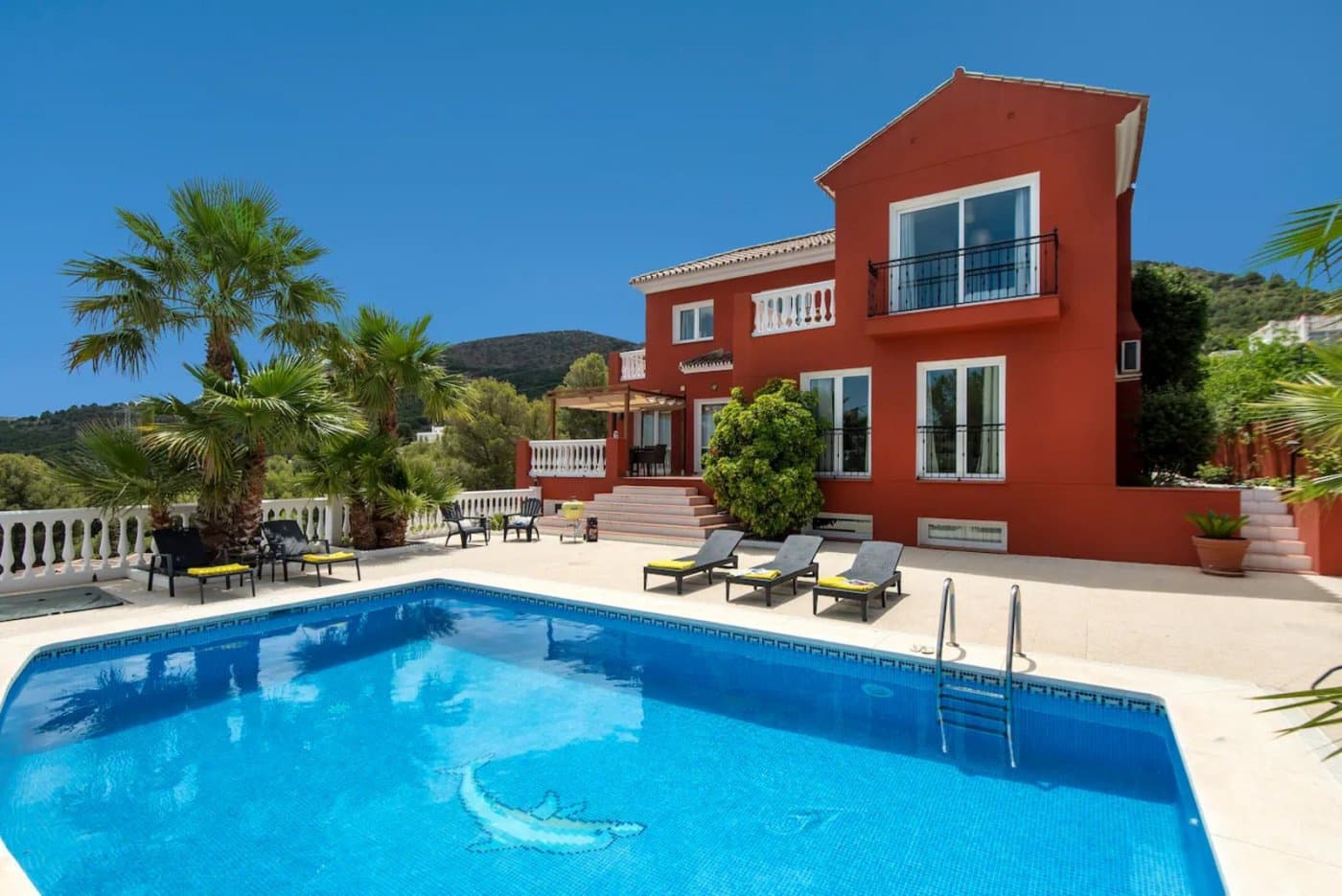 4 soveværelse Villa til salg i Pinos de Alhaurin med swimmingpool garage - € 895.000 (Ref: 10078424)