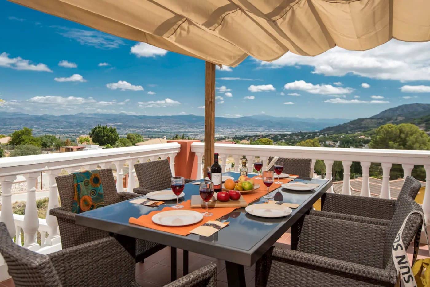 4 soveværelse Villa til salg i Pinos de Alhaurin med swimmingpool garage - € 895.000 (Ref: 10078424)
