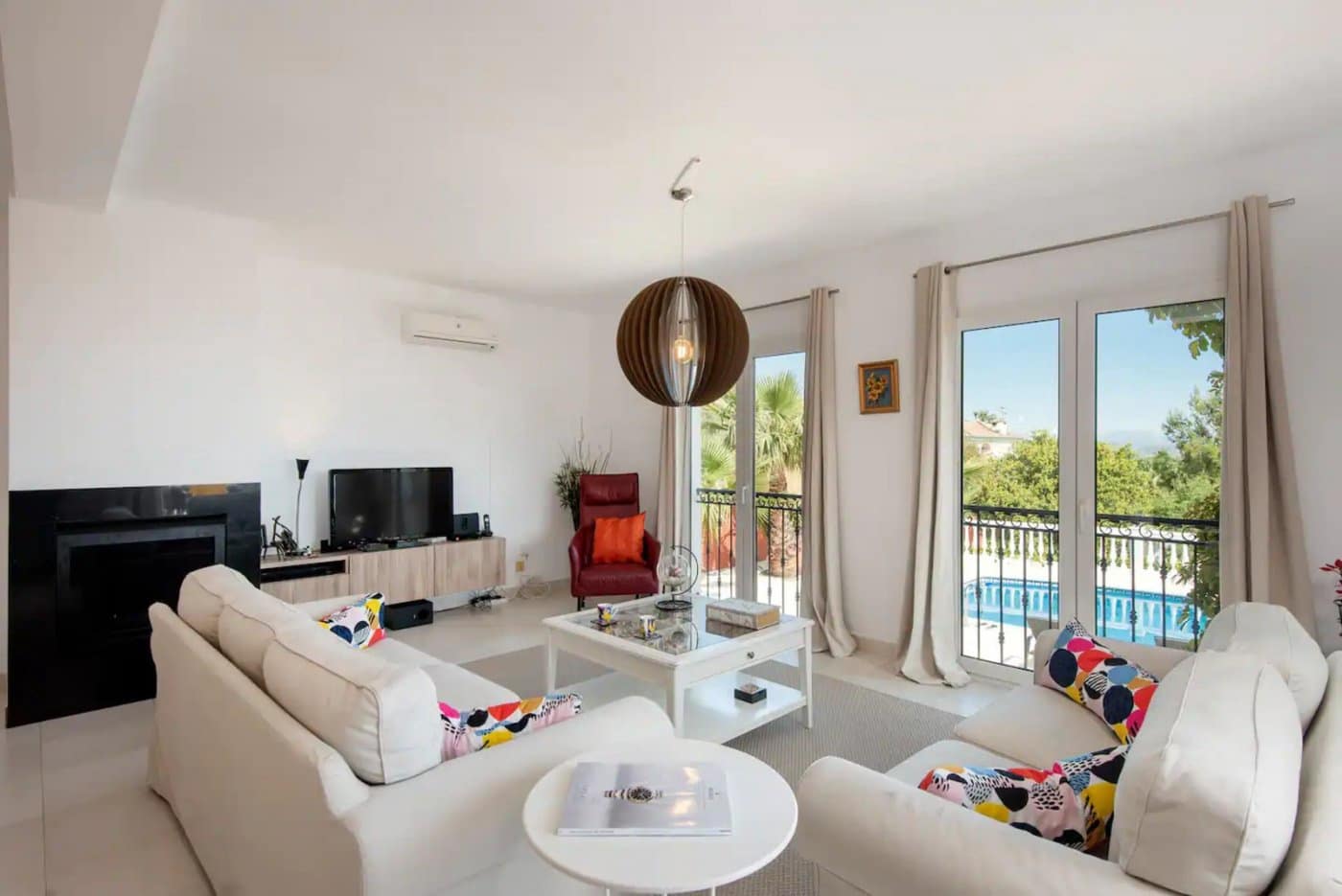 4 soveværelse Villa til salg i Pinos de Alhaurin med swimmingpool garage - € 895.000 (Ref: 10078424)