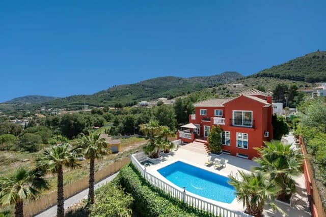 4 soveværelse Villa til salg i Pinos de Alhaurin, Alhaurín de la Torre med swimmingpool garage - € 895.000 (Ref: 10078424)