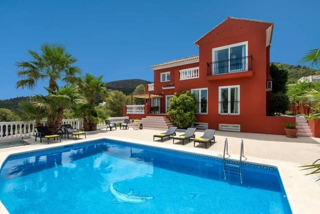 4 soveværelse Villa til salg i Pinos de Alhaurin, Alhaurín de la Torre med swimmingpool garage - € 895.000 (Ref: 10078424)