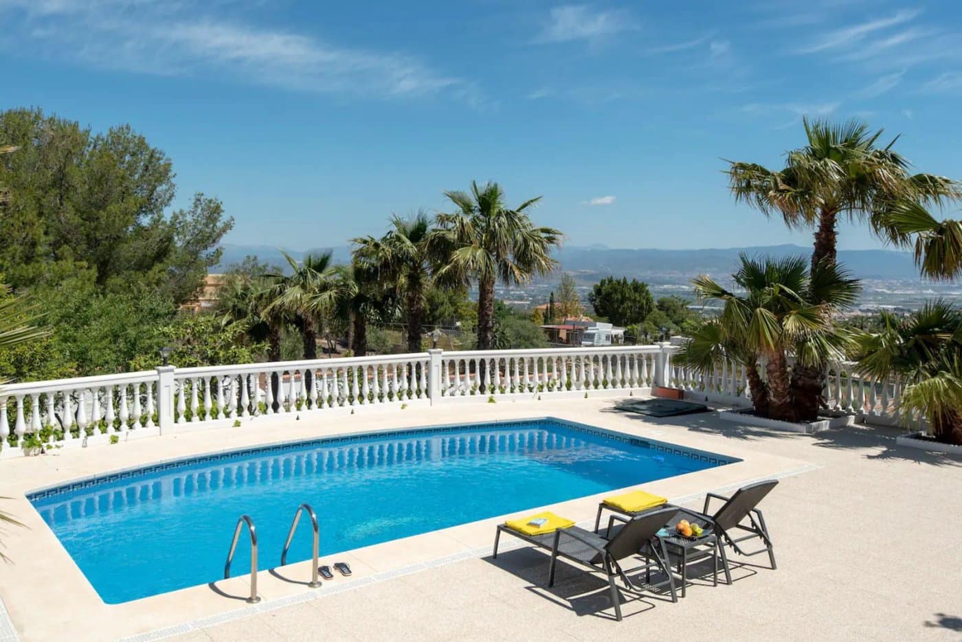4 soveværelse Villa til salg i Pinos de Alhaurin med swimmingpool garage - € 895.000 (Ref: 10078424)