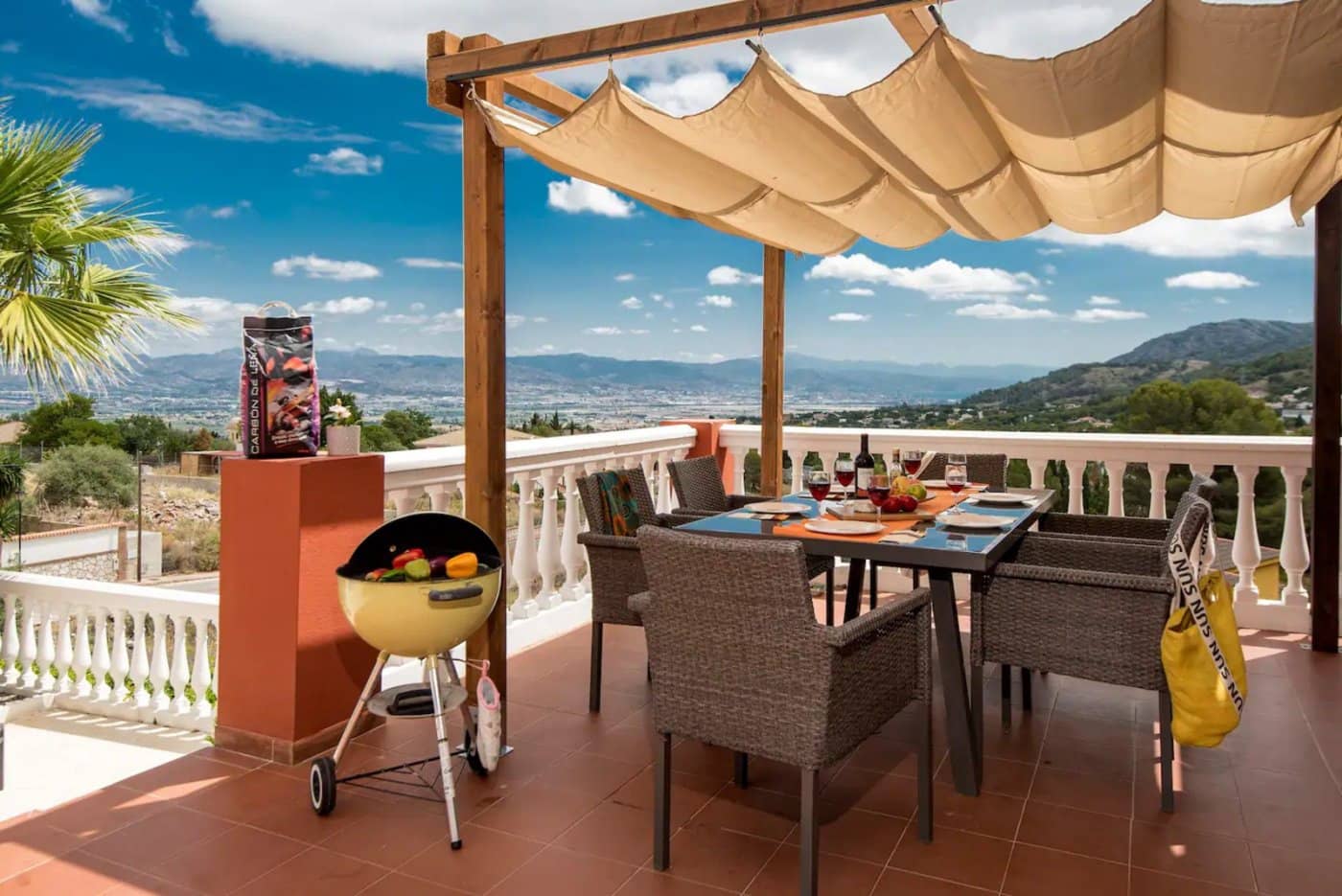 4 soveværelse Villa til salg i Pinos de Alhaurin med swimmingpool garage - € 895.000 (Ref: 10078424)