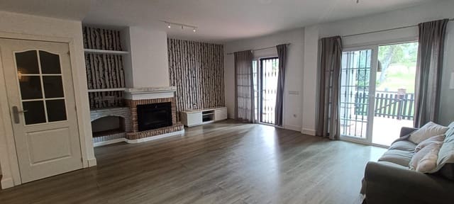 4 sovrum Radhus till salu i Alhaurín de la Torre med pool garage - 445 000 € (Ref: 10129549)