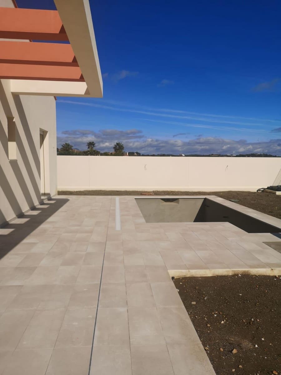 3 soveværelse Villa til salg i Coin med swimmingpool - € 419.000 (Ref: 6169473)