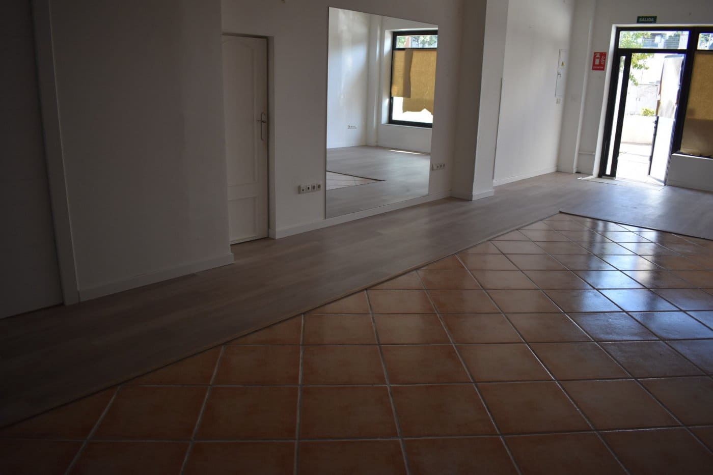 Commercial for rent in Coin - € 800 (Ref: 7113563)