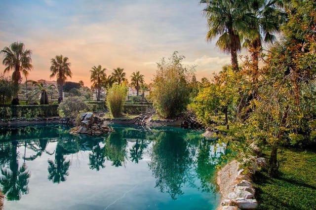 3 makuuhuone Paritalo myytävänä paikassa Coín mukana uima-altaan - 419 000 € (Ref: 7474281)