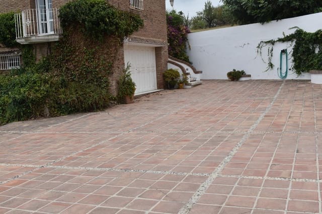 4 sypialnia Finka/Dom wiejski na sprzedaż w Alhaurín de la Torre z basenem - 895 000 € (Ref: 7696450)