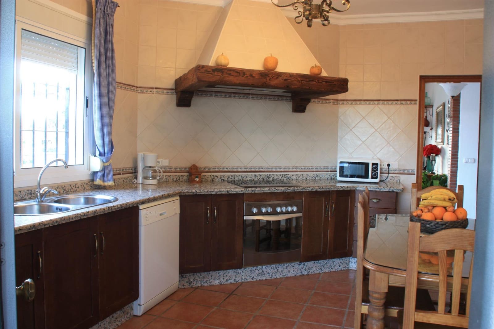 4 bedroom Villa for rent in Alhaurin de la Torre with pool garage - € 2,000 (Ref: 8423437)